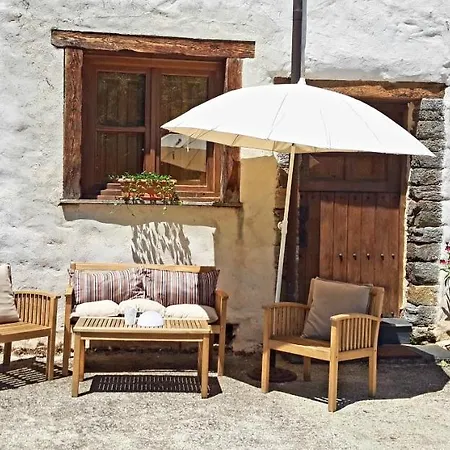Casa Rectoral De Samartin.