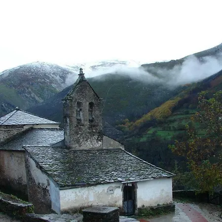 Casa Rectoral De Samartin. *