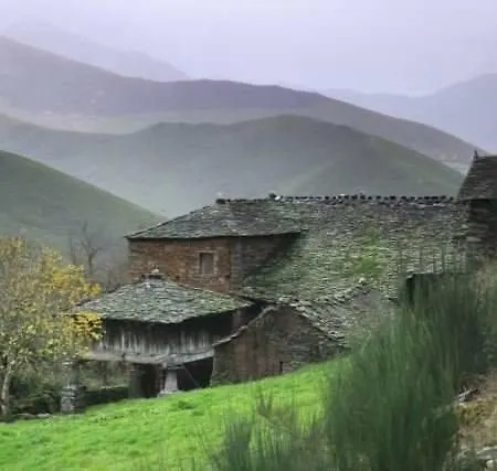 Casa Rectoral De Samartin. Daire *